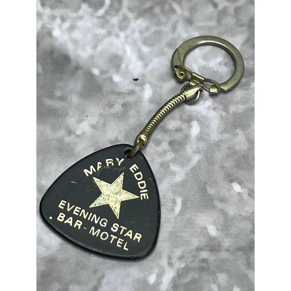 Evening Star Bar-Motel Mary Eddie Souvenir Vintage Keychain Keyring